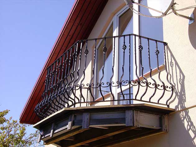 Franču balkoniņi