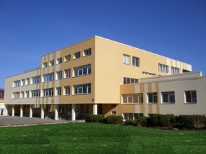 Mālpils novada vidusskola, Oberschule