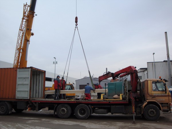 Loading and unloading equipment and services