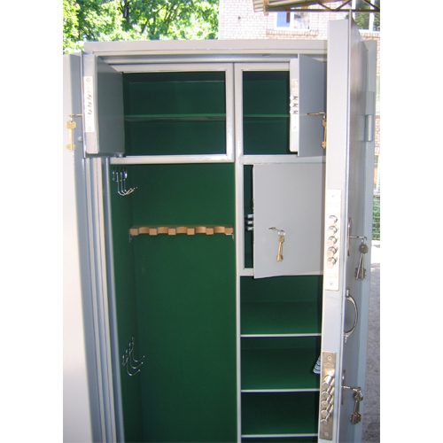 Weapon safes and cabinets