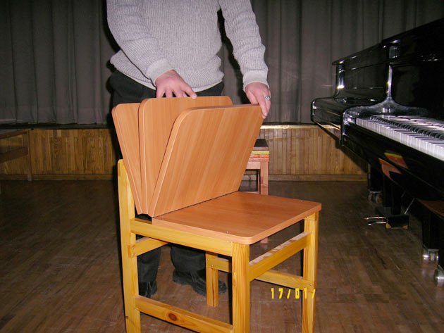 Chairs for pianists 