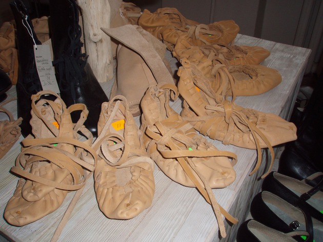 Footwear of leather