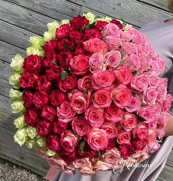 Bouquets of roses