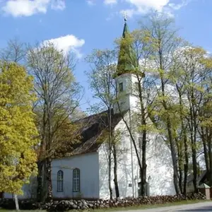 Alojas Evaņģēliski luteriskā baznīca, Kirche