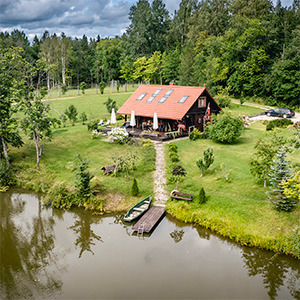 Annas Dzirnavas, brīvdienu māja