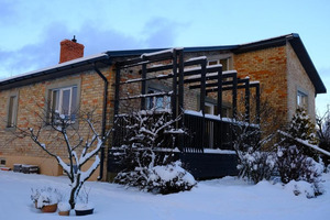 Brīvdienu māja ar dārzu, holiday House