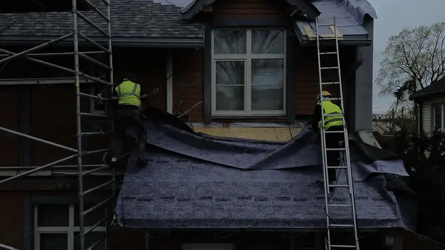 Installation of bitumen shingle roofs