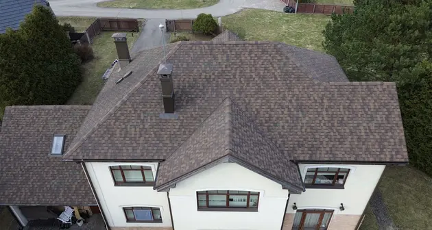 Installation of bitumen shingle roofs
