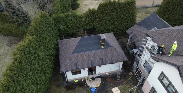 Installation of bitumen shingle roofs