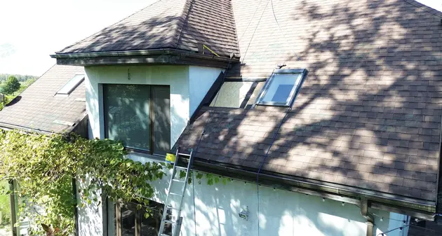 Bitumen shingle roof repair