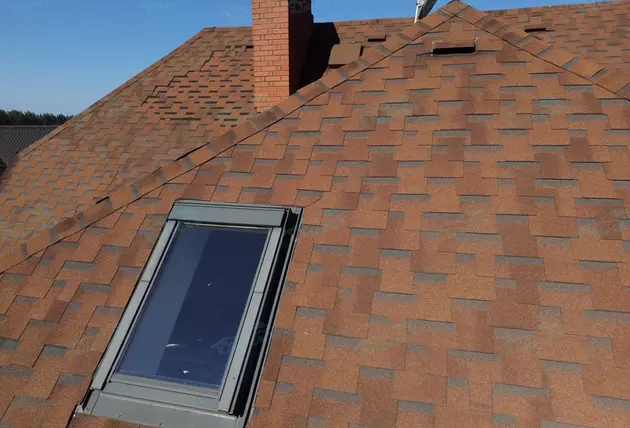 Bitumen shingle roof repair