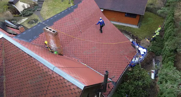 Bitumen shingle roof repair