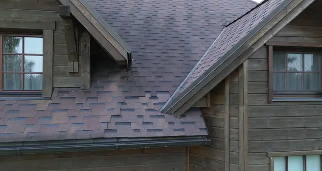 Bitumen shingle roof repair