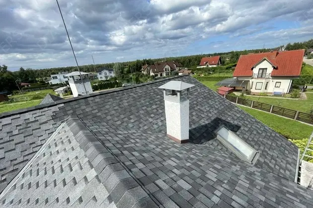 Installation of bitumen shingle roofs