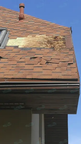 Bitumen shingle roof repair