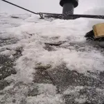 Sniega, lāsteku tīrīšana no jumtiem