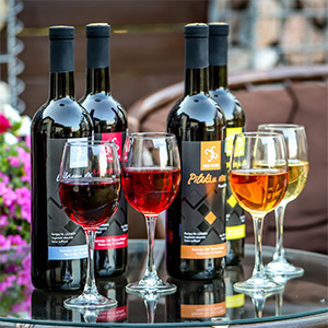 Domu pietura, vīna darītava