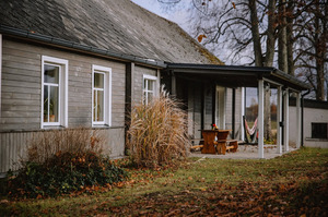 Dzeņi, сельский двор