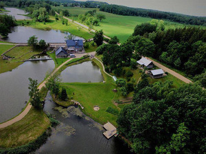 Dzirnavkalns, brīvdienu māja