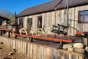 Ezerdzirnas, brīvdienu māja