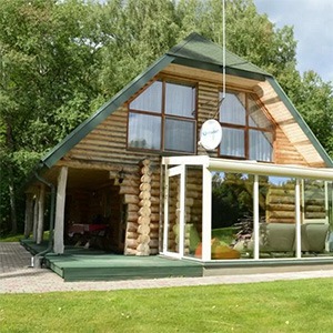 Ezerlīči, brīvdienu māja