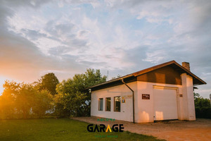 Garage, brīvdienu māja