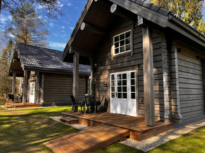 Gaujas plostnieku namiņi, Ferienhäuser