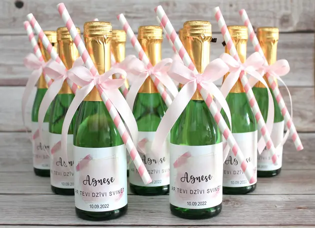 Dizainu katalogs: www.invite.lv. Pasūtīt iespējams
pa tel.: 26162047, e-mail agnese@invite.lv. Personalizēts šampanietis, Personalizētas šampanieša
pudeles, Personalizēts kāzu šampanietis, Personalizētas šampanieša pudeļu
etiķetes, Etiķetes šampanieša pudelēm, Kāzu šampanieša etiķetes, Uzlīmes
šampanieša pudelēm, Uzlīmes šampanietim, Šampanieša uzlīmes, Kāzu šampanietis, Kāzu
dekors, Kāzu dekori, Kāzu galda dekori, Kāzu galds, Kur pasūtīt šampanieša
pudeļu etiķetes?, Kur pasūtīt kāzu šampanieša uzlīmes?, Šampanietis vecmeitu ballītei