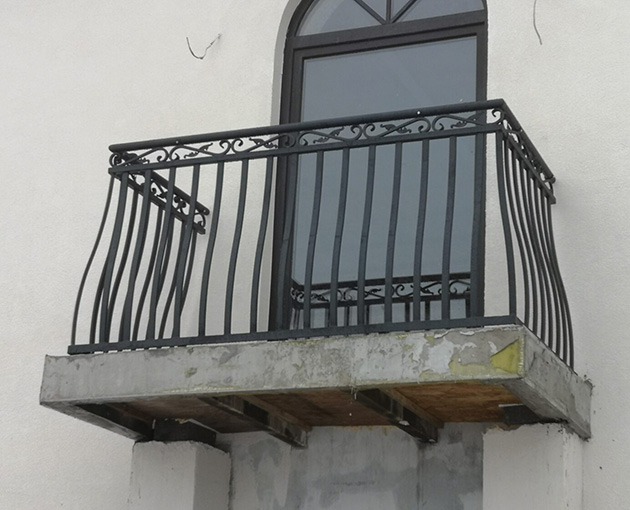 Decorative metal railings