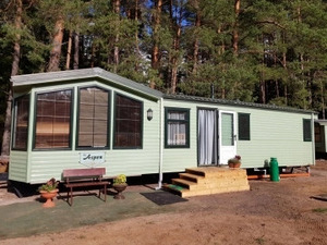 Jaunkursieši, brīvdienu māja