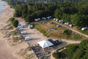 Jūrasdzeņi, camping