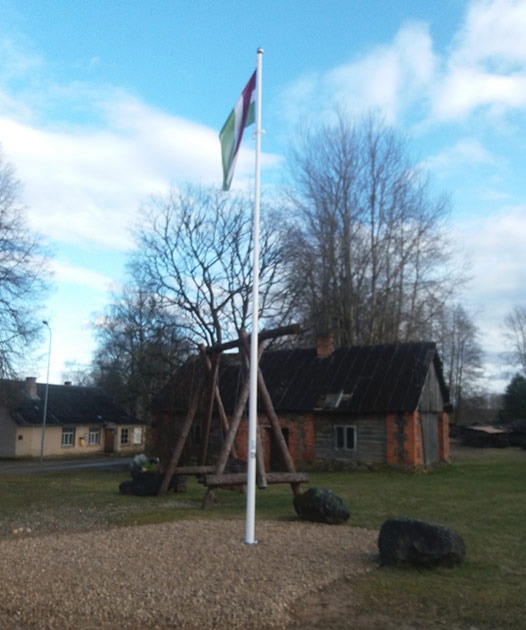 Aufstellung von Fahnenmasten