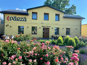 Kafejnīca un gaļas veikals “Dārzā