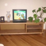 Televizoru galdiņi, paliktņi, kumodes