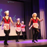 Deju grupa "Afrodītes" ar krāšņiem deju priekšnesumiem iepriecināja skatītājus