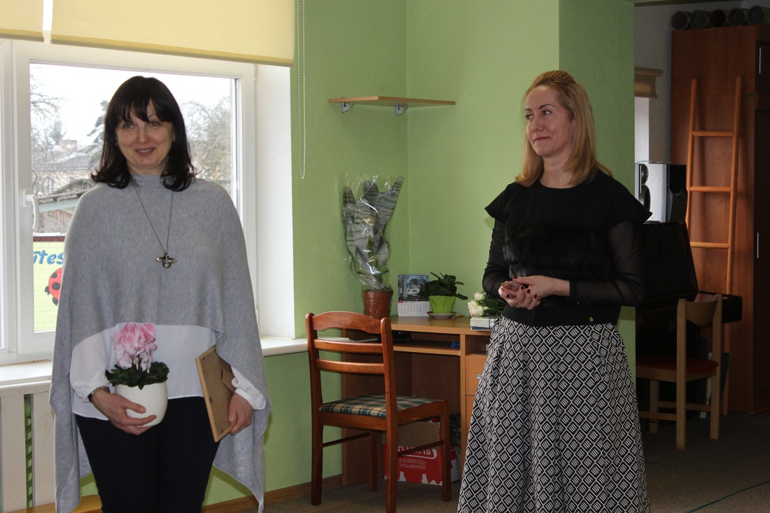 Dabas vides estētikas studijas vadītāja Diāna Timofejeva un bērnudārza vadītāja Dina Tauriņa