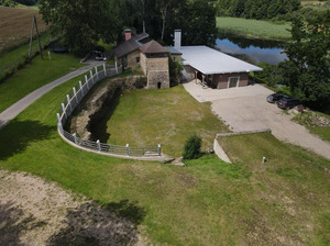 Klintis, brīvdienu māja