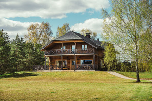 Krastmalas’, viesu māja