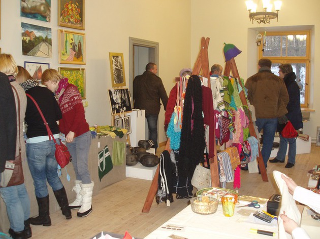 Ziemassvētku tirdziņš, izstāde ZIEMASSVĒTKU DĀVANTIRGUS 2012