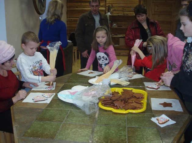 Foto www.kandava.lv&nbsp;Ziemassvētku tirdziņš, izstāde ZIEMASSVĒTKU DĀVANTIRGUS 2012
