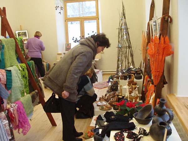 Ziemassvētku tirdziņš, izstāde ZIEMASSVĒTKU DĀVANTIRGUS 2012