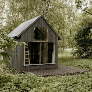 Mana daba, Ferienhaus