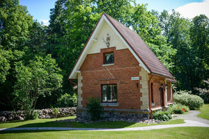 Mednieku namiņš, holiday house