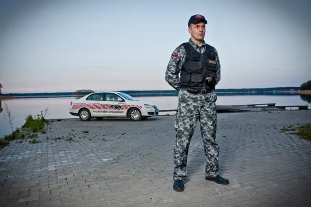 Mustangs diennakts apsaredze