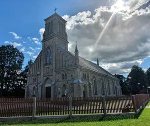 Pieniņu Jēzus sirds Romas katoļu baznīca