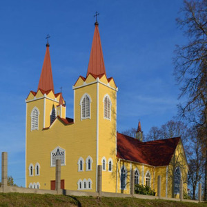 Pildas Svētā Pētera un Svētā Pāvila katoļu baznīca