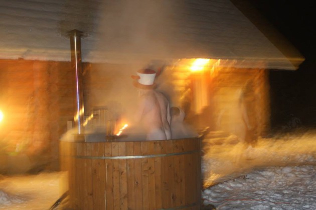 Heated tub