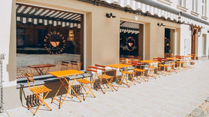 Rīsi + nūdeles, Asiatisches Restaurant