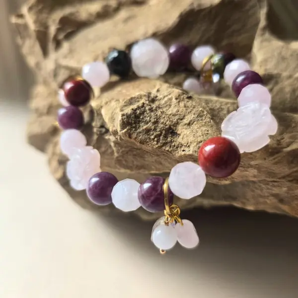 Rokassprādze veselībai un mieram. Unikāls darbs pēc pasūtījuma