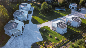 Sea Bees, brīvdienu māja